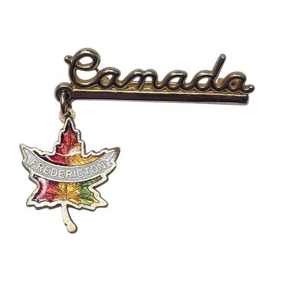 Vintage Canada Fredericton Maple Leaf Souvenir Pin Gold Tone Enamel Dangle - Picture 1 of 6